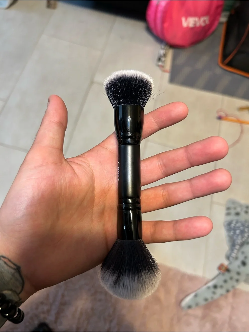 Dual-Ended Powder & Bronzer Brush — Black